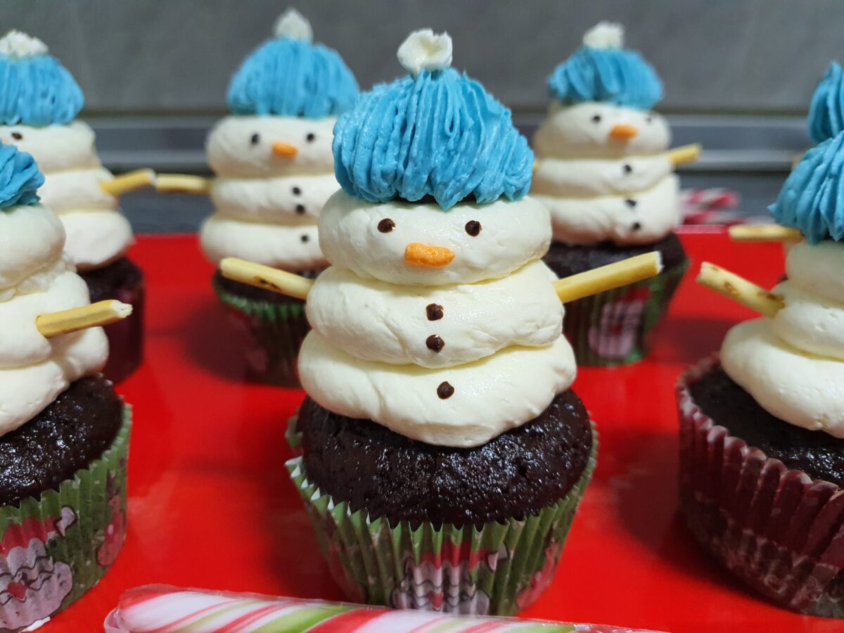 Receta: ¡haz unos cupcakes con forma de muñeco de nieve!