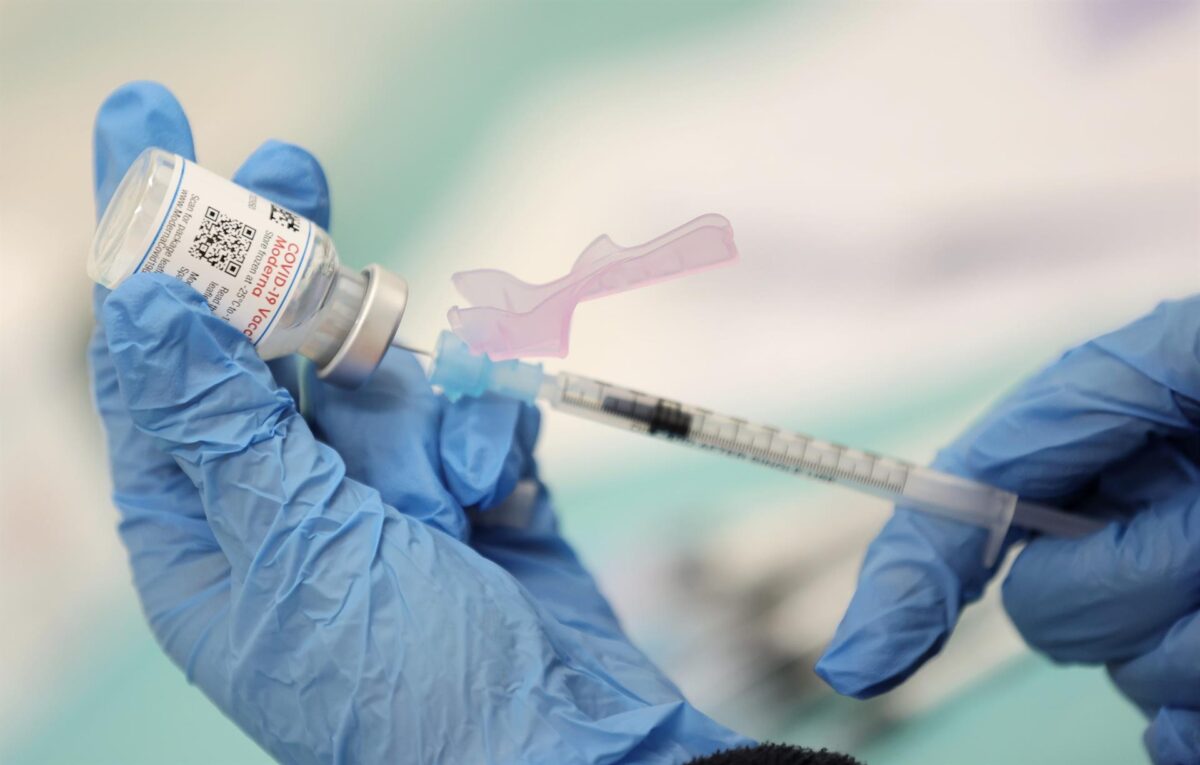 Andalucía abre cita previa de vacunación para personas de 55 y 54 años