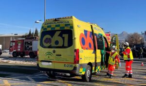 Auxilian a tres personas por el incendio de una vivienda en Cádiz