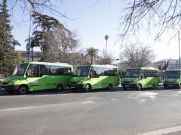 Córdoba estrena cuatro minibuses de gas natural comprimido