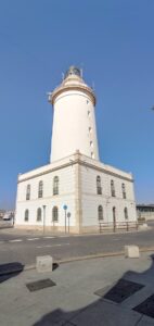 Declaran Bien de Interés Cultural el monumento de La Farola de Málaga