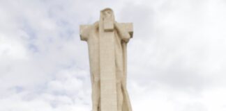 Huelva recibe a la bisnieta de la escultora del Monumento a Colón