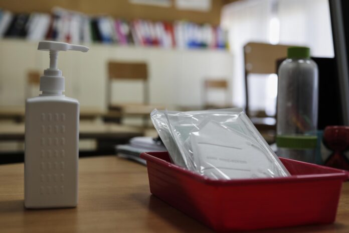Incorporan 400 docentes a las aulas andaluzas para solventar las bajas Incorporan 400 docentes a las aulas andaluzas para solventar las bajas
