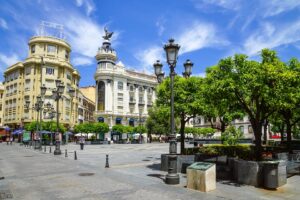 Las Tendillas acogen una exposición sobre el patrimonio de la Universidad