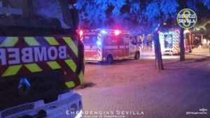 Un incendio en un bloque del barrio sevillano Amate deja cinco heridos