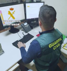 Investigan a una pareja por estafar casi 12.000 euros a través de Internet