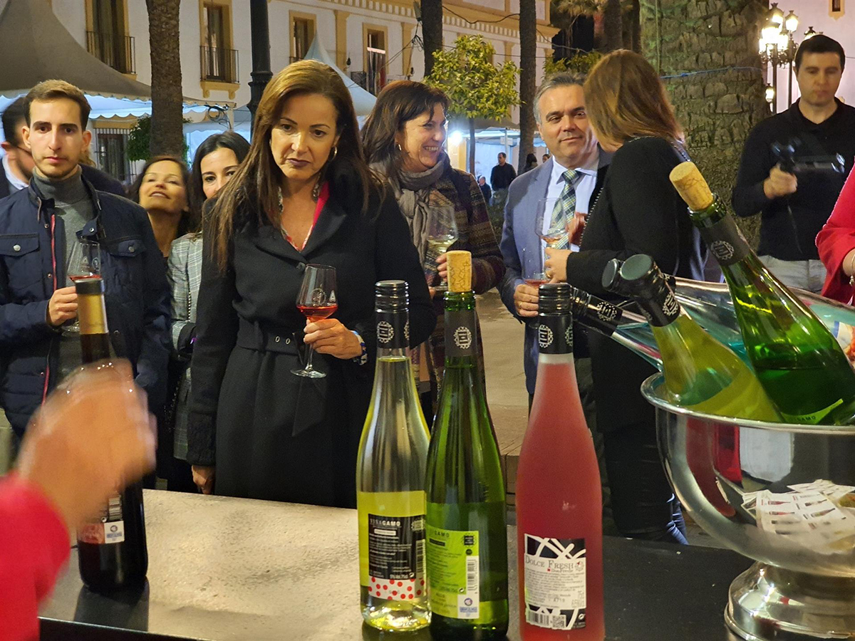 Bodegas onubenses se hermanan con extremeñas en el IV Encuentro Vitivinícola de Huelva