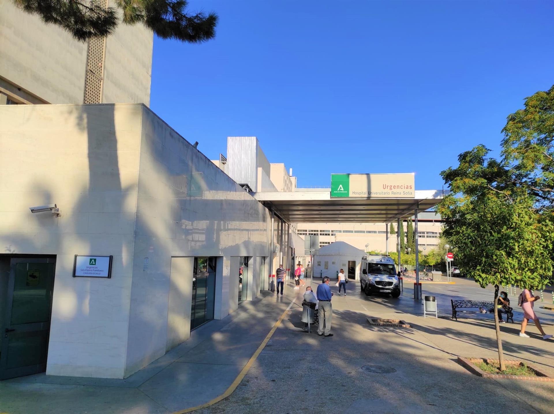 Andalucía baja de los cien pacientes ingresados en UCI con Covid