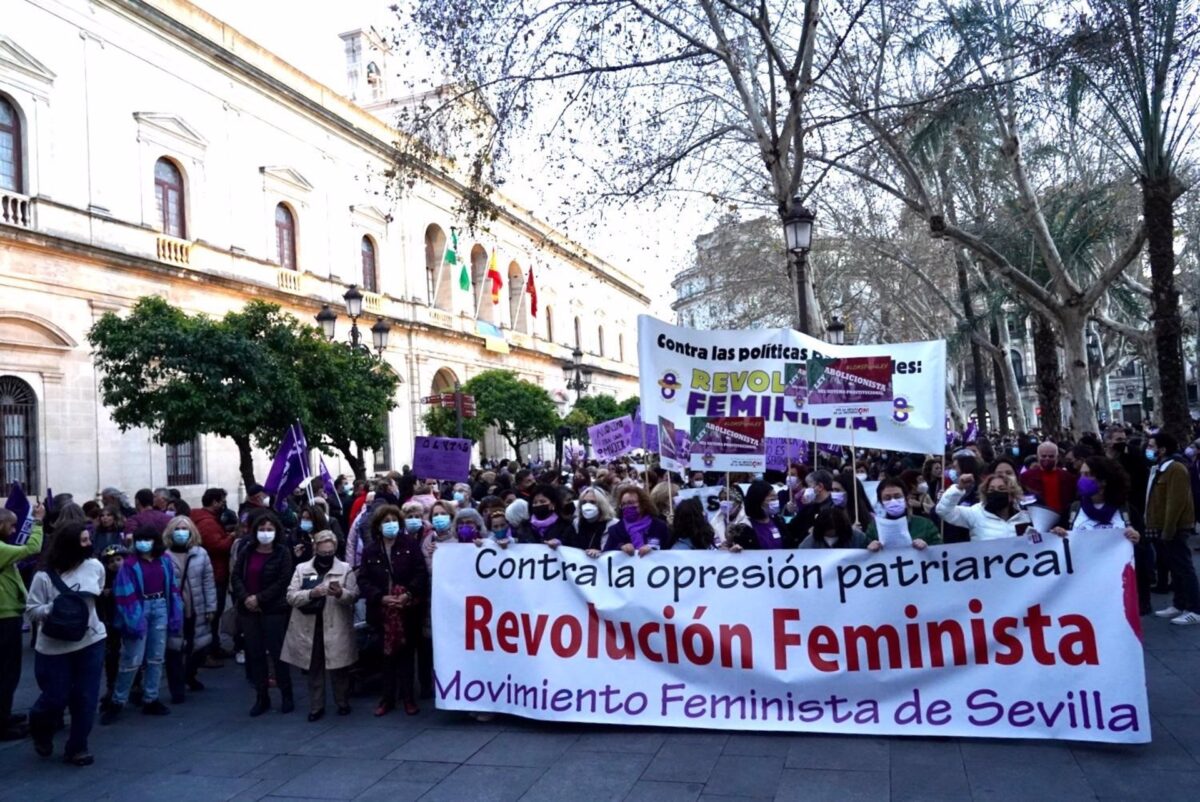 Andalucía tiñe sus calles de morado en clamor de igualdad