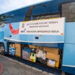 Nerja fleta un autobús con ayuda humanitaria que volverá con refugiados