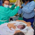 Atienden en una ambulancia el parto de un bebé impaciente