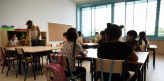La retirada de las mascarillas en aulas comenzará por los más pequeños