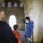 La Alhambra ofrece de nuevo visitas guiadas para familias