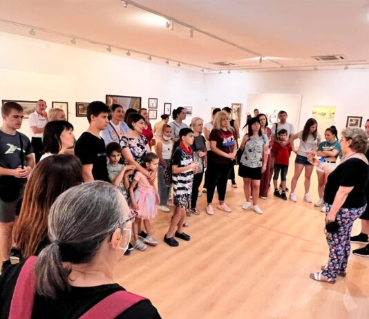 El Museo de Jaén acoge un taller intercultural con familias refugiadas