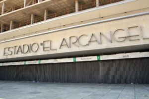 Detenido por grabar a una árbitra en los vestuarios de El Arcángel