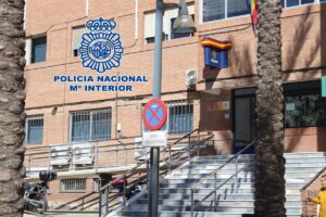 Detenida una madame que prostituía a 5 mujeres en un piso en El Ejido