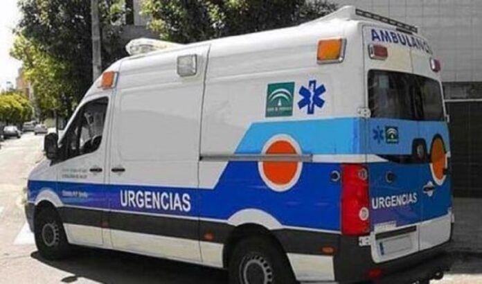 Un incendio en Huelva capital termina con dos personas en el hospital