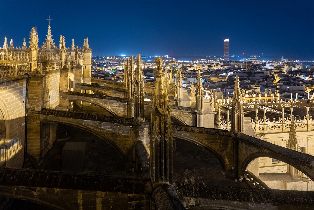 Regresan las visitas nocturnas a las cubiertas de la Catedral de Sevilla