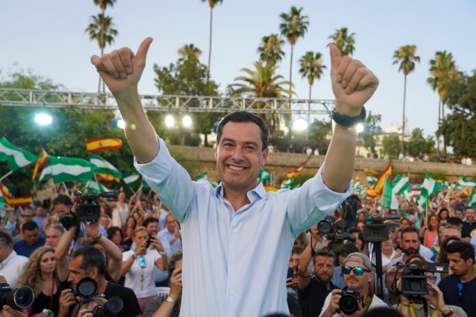 Los andaluces otorgan al PP con sus votos mayoría absoluta en el Parlamento Los andaluces otorgan al PP con sus votos mayoría absoluta en el Parlamento