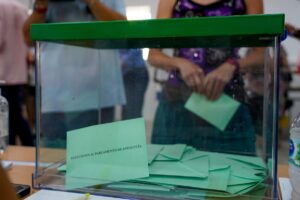 La participación en las elecciones andaluzas sube 1,8 puntos hasta el 58,3%