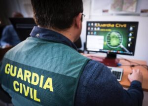 Detenidos en Torremolinos por estafas en compras online de ordenadores y móviles